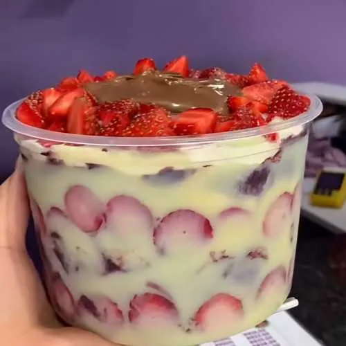 TRUFADO 1 litro 3x LEITE CONDENSADO 2x MORANGO E Nutella por cima